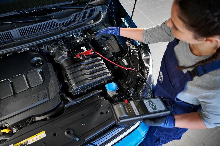 Вашому автомобілю виповнилось 4 роки? Тоді саме для Вас були розроблені вигідні пакетні пропозиції на оригінальні запчастини та роботи по їх заміні.